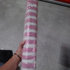 Mesh Ribbon 21" x 30Ft roll.